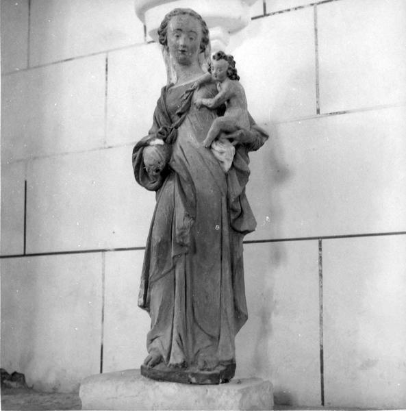 statue : Vierge allaitant - © Ministère de la Culture (France), Médiathèque du patrimoine et de la photographie (objets mobiliers), tous droits réservés