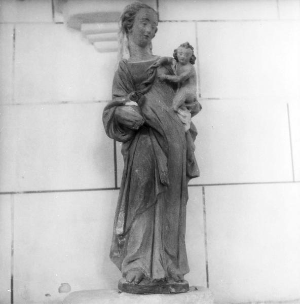 statue : Vierge allaitant - © Ministère de la Culture (France), Médiathèque du patrimoine et de la photographie (objets mobiliers), tous droits réservés