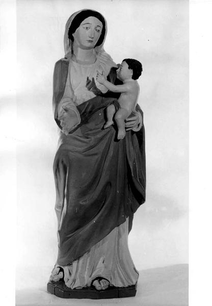 statue : Vierge à l'Enfant - © Ministère de la Culture (France), Médiathèque du patrimoine et de la photographie (objets mobiliers), tous droits réservés