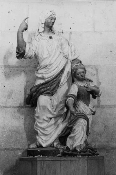 groupe sculpté : sainte Anne et la Vierge enfant