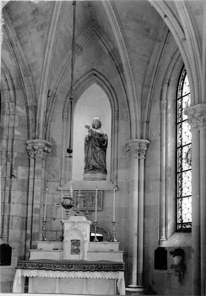 statue : Vierge à l'Enfant (par suite d'une donation, transférée dans la cahtédrale de Poitiers en 1963)