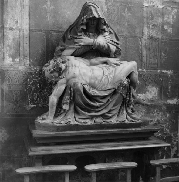 groupe sculpté : Vierge de douleur - © Ministère de la Culture (France), Médiathèque du patrimoine et de la photographie (objets mobiliers), tous droits réservés