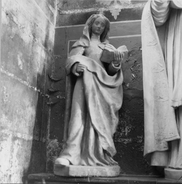 statue : sainte femme, dite de sainte Bauduche, dite de sainte Radegonde