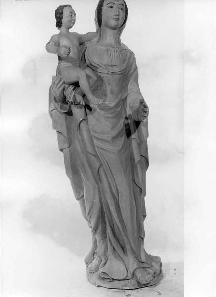 statue : Vierge à l'Enfant