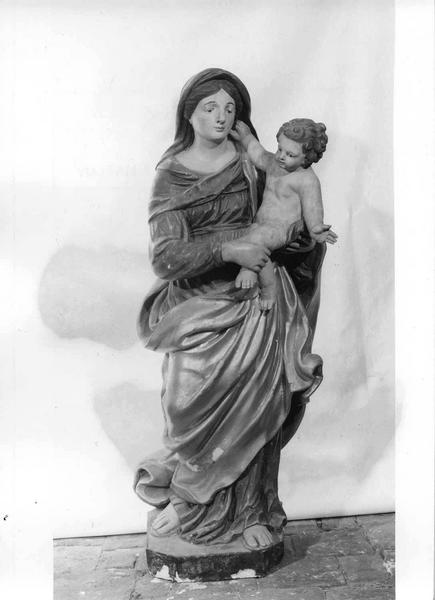 statue : Vierge à l'Enfant - © Ministère de la Culture (France), Médiathèque du patrimoine et de la photographie (objets mobiliers), tous droits réservés