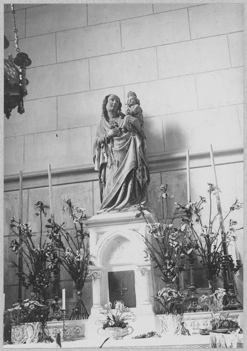 statue : Vierge à l'Enfant