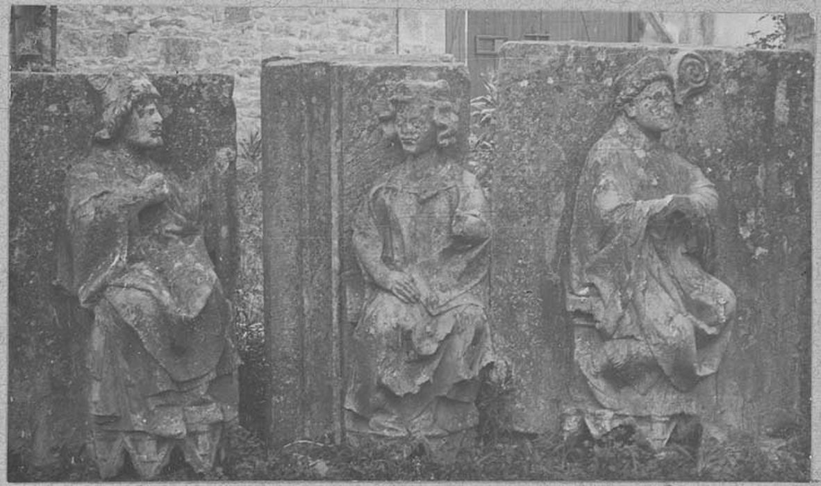 hauts-reliefs : rois, abbés