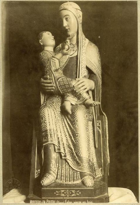 statue : Vierge à l'Enfant