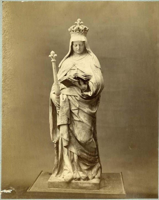 statue : sainte Radegonde