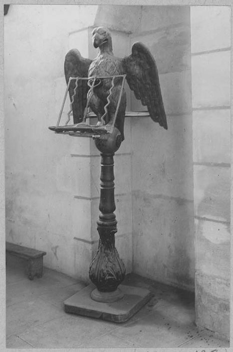 lutrin (aigle-lutrin)