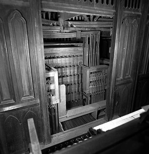 Orgue : Machine Barker du grand orgue et machine pneumatique des tirages de jeux, récit et pédale