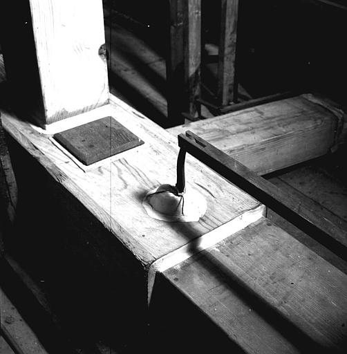 Orgue : Porte-vent en bois et tremblant