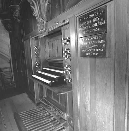 Orgue : Console de Magen - © Ministère de la Culture (France), Médiathèque du patrimoine et de la photographie, diffusion GrandPalaisRmn Photo