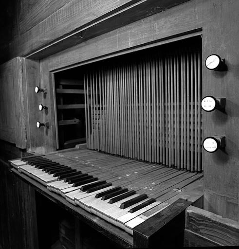 Orgue : Clavier et tirants de registres