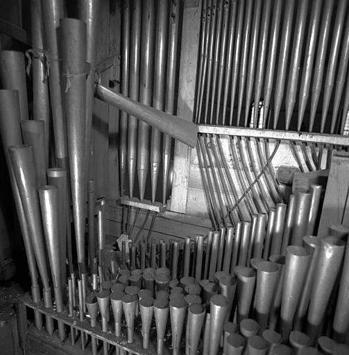 Orgue : Détail de la tuyauterie