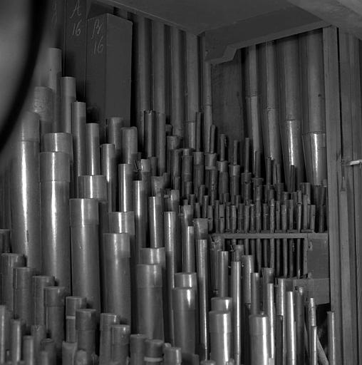 Orgue : Tuyauterie du grand orgue (basses)