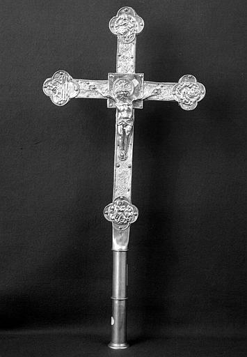 Croix processionnelle en argent (avers)