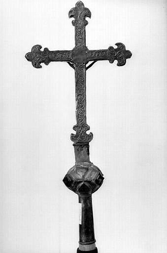 Croix processionnelle en argent repoussé (revers)