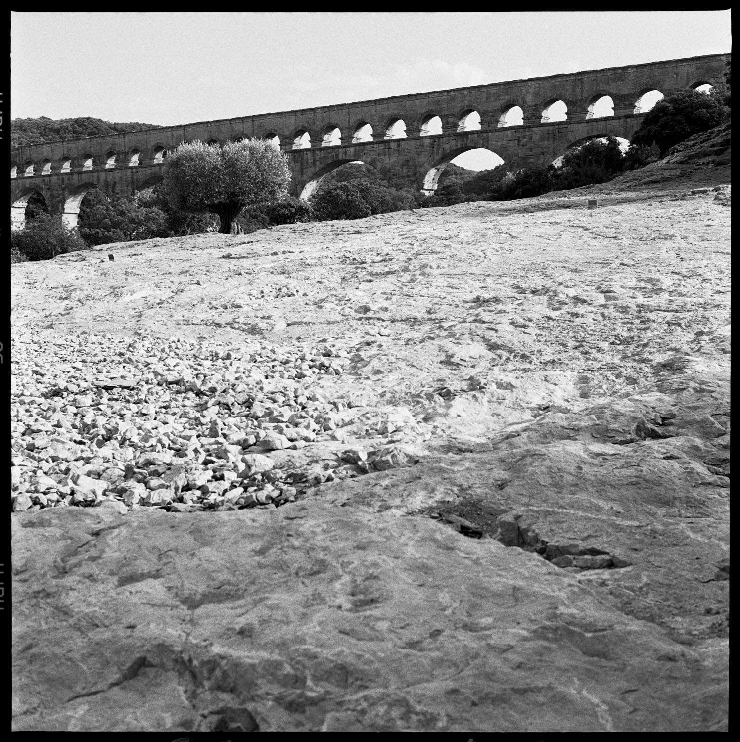 Vue d'ensemble du Pont du Gard