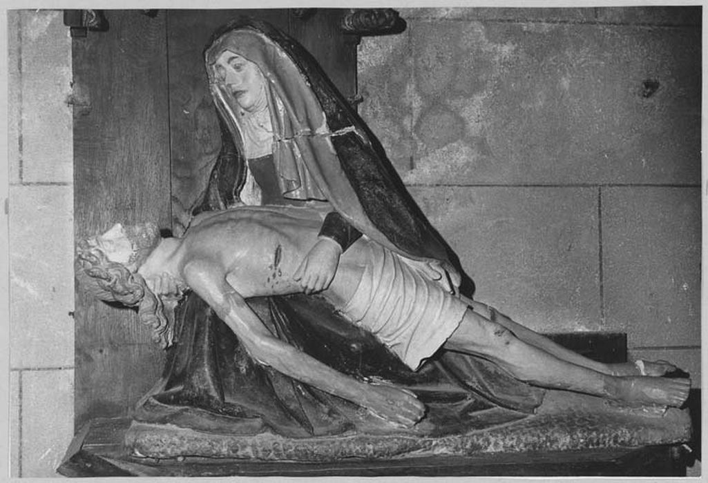 groupe sculpté (statuette) : Vierge de Pitié