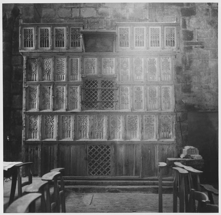 lambris de revêtement et armoire à reliquaire dite buffet de saint Geoffroy