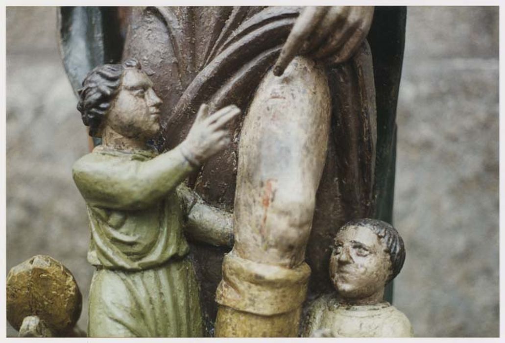 statuette : saint Roch, détail