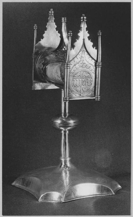 reliquaire-monstrance (reliquaire pédiculé à monstrance cylindrique horizontale)