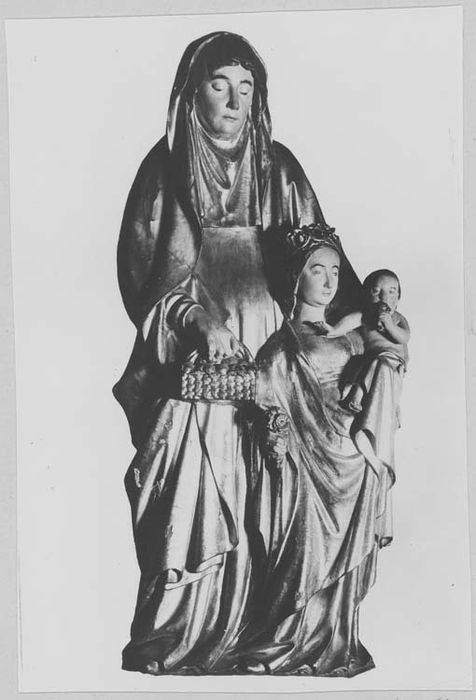 groupe sculpté (petite nature) : sainte Anne, la Vierge et l'Enfant ou sainte Anne trinitaire, dite l'Enfant au rognon