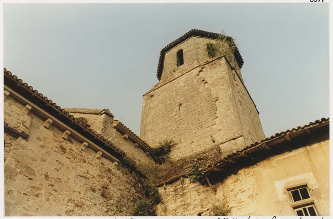 église paroissiale Saint-Eutrope détail base de l’élévation occidentale du clocher