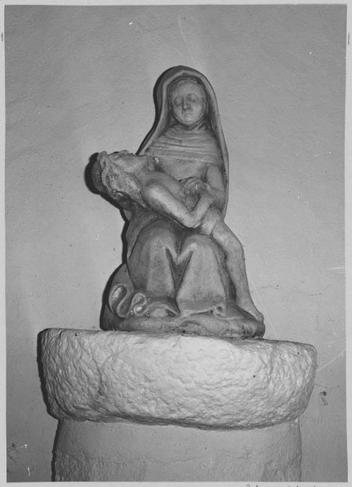 groupe sculpté (statuette) : Vierge de Pitié