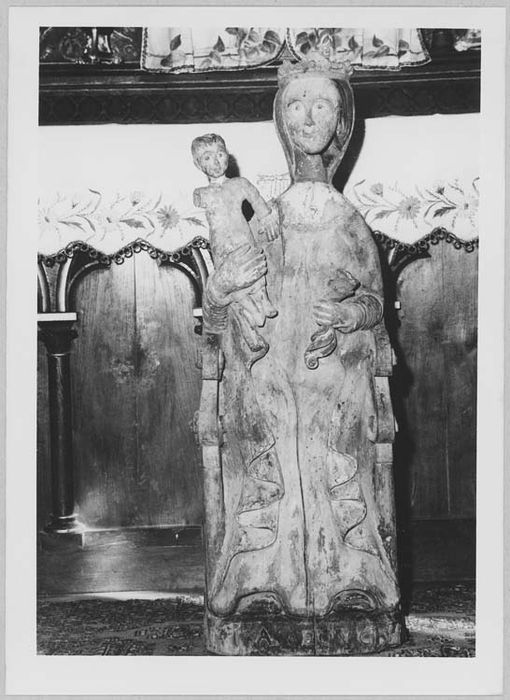 statue : Vierge à l'Enfant assise - © Ministère de la Culture (France), Médiathèque du patrimoine et de la photographie, diffusion GrandPalaisRmn Photo