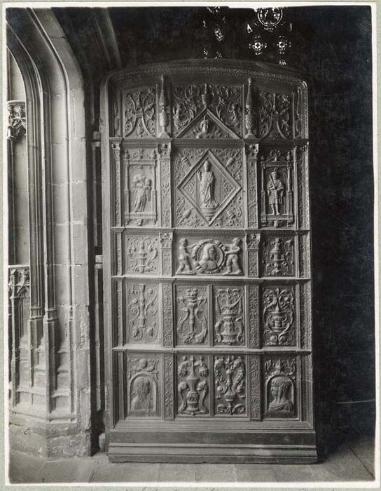 vantaux du portail du transept nord, dit portail Saint-Jean, vue partielle