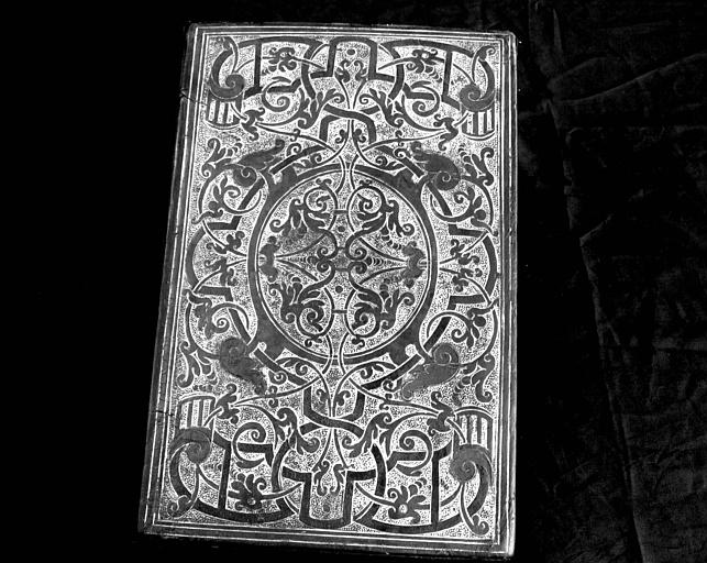 Manuscrit 'Novum Testamentum' : Reliure à la grolier