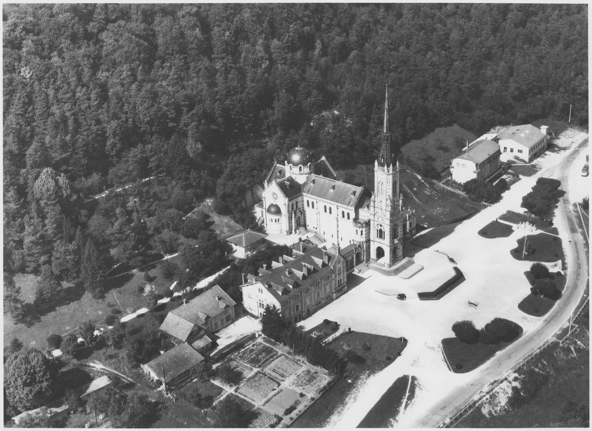 Basilique Sainte-Jeanne d'Arc ou du Bois-Chenu