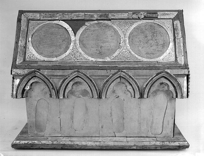 Châsse en forme de maison en cuivre doré sur âme de bois (face arrière) - © Ministère de la Culture (France), Médiathèque du patrimoine et de la photographie, diffusion GrandPalaisRmn Photo