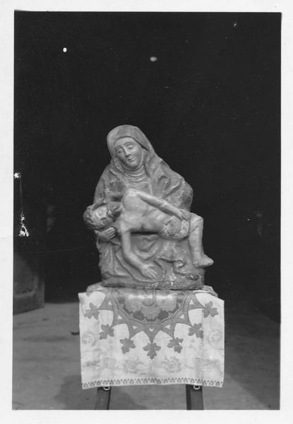 statuette : Vierge de Pitié dite Notre-Dame de Pitié de la Roche