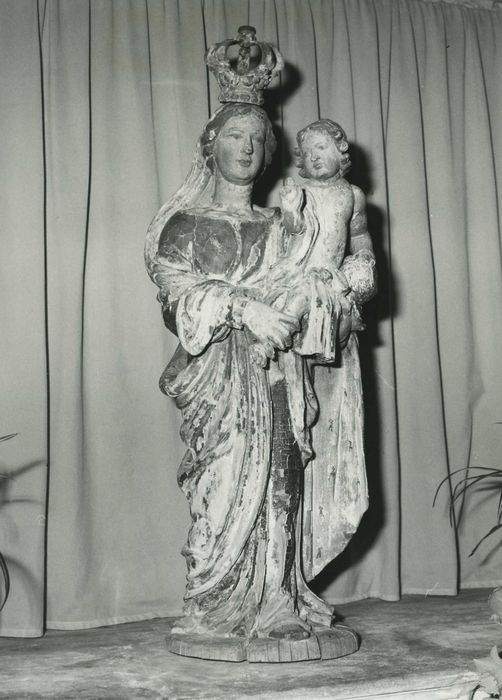 statue : Vierge à l'Enfant couronnée - © Ministère de la Culture (France), Médiathèque du patrimoine et de la photographie, tous droits réservés