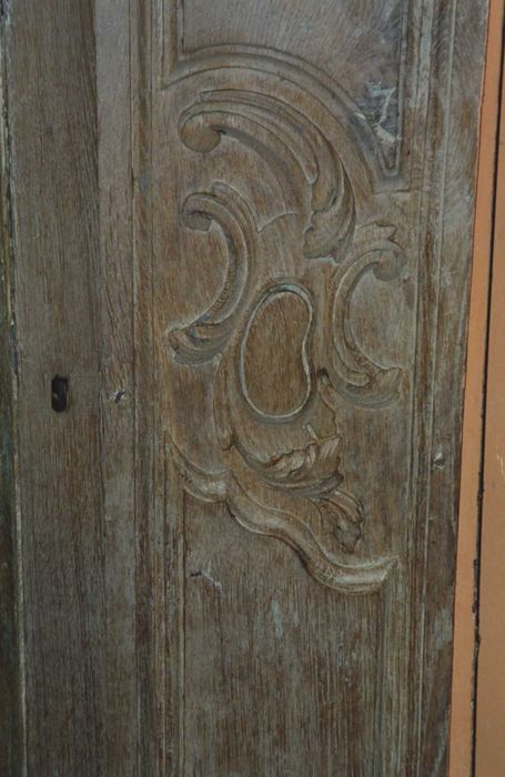 Lambris de revêtement des fonds baptismaux, détail