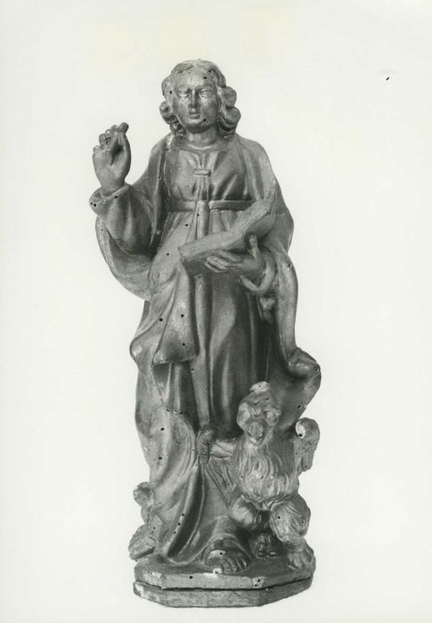 statue : Saint Jean