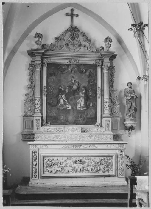 retable, tableau : la Vierge et l'Enfant remettant le rosaire à Saint Dominique et sainte Catherine