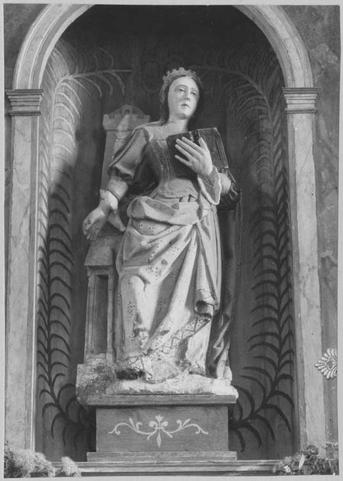 statue : Sainte Barbe