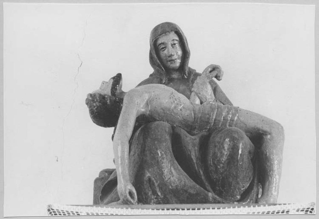 statue : Vierge de Pitié