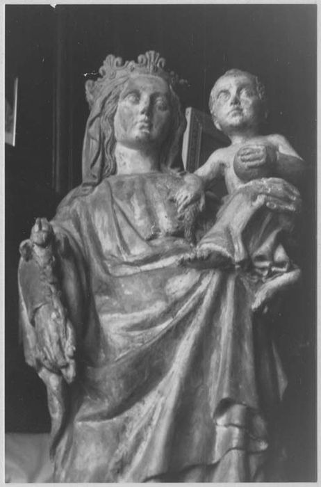 statue : Vierge à l'Enfant