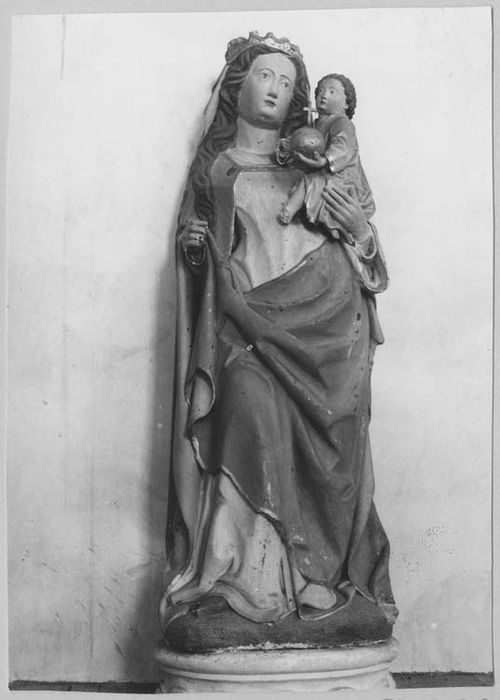 statue : Vierge à l'Enfant