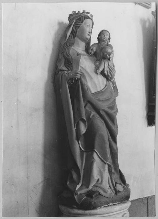 statue : Vierge à l'Enfant