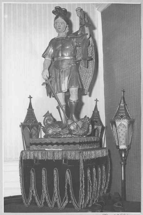 statue : Saint Michel 