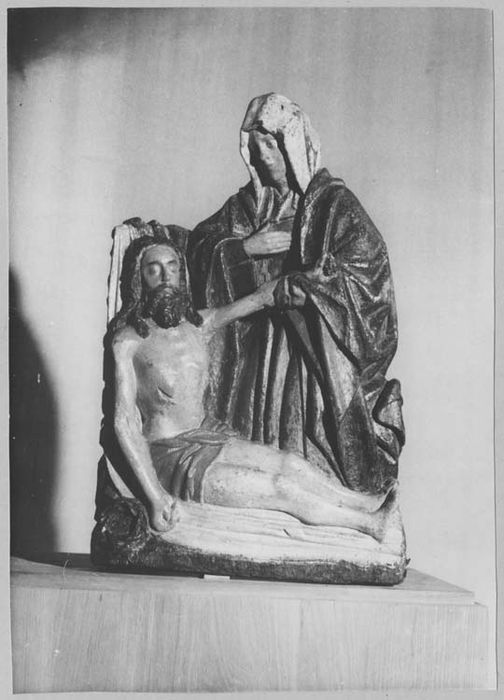 haut-relief : la Vierge et le Christ mort - © Ministère de la Culture (France), Médiathèque du patrimoine et de la photographie, diffusion RMN-GP