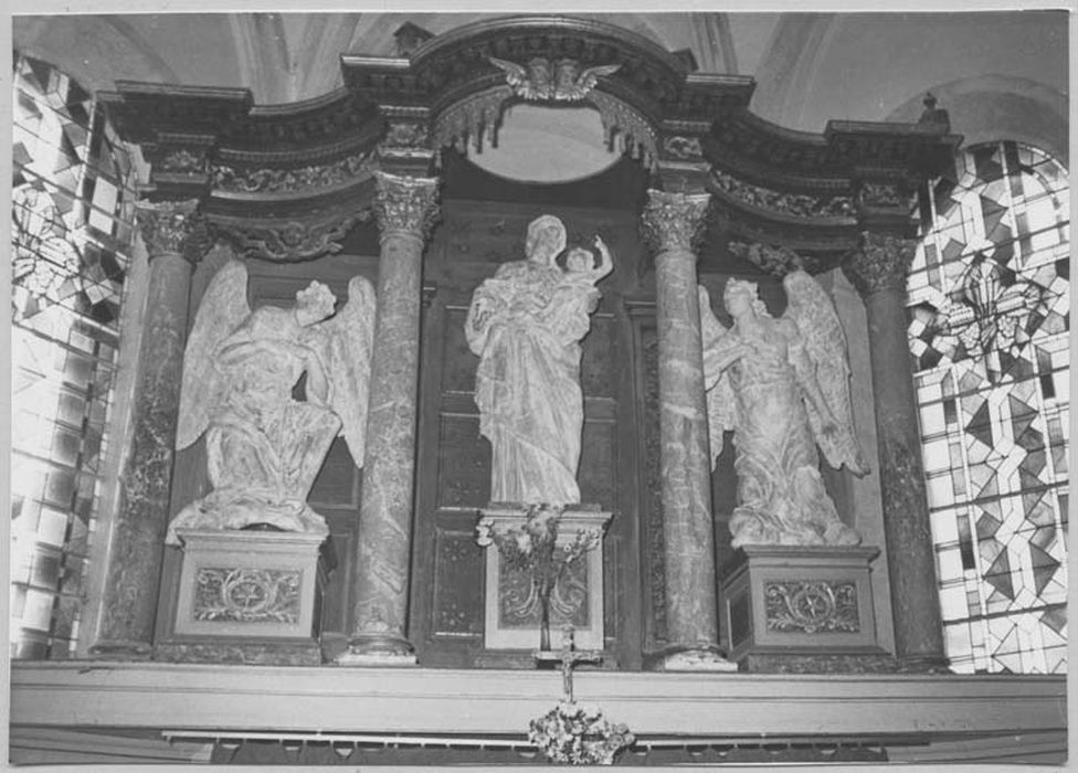 retable, 3 statues : la Vierge entre deux anges