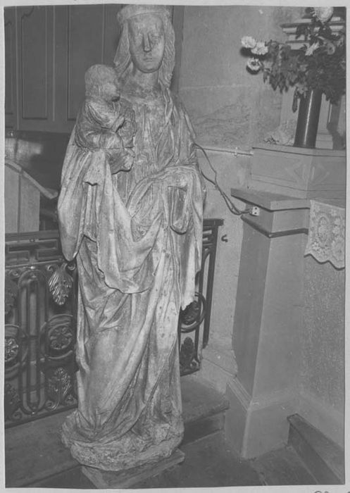 statue : Vierge à l'Enfant