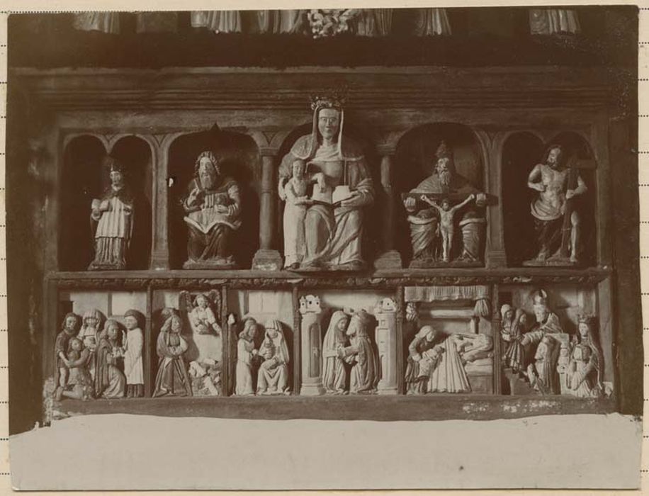 retable : Scènes de la vie de sainte Anne - © Ministère de la Culture (France), Médiathèque du patrimoine et de la photographie, diffusion RMN-GP